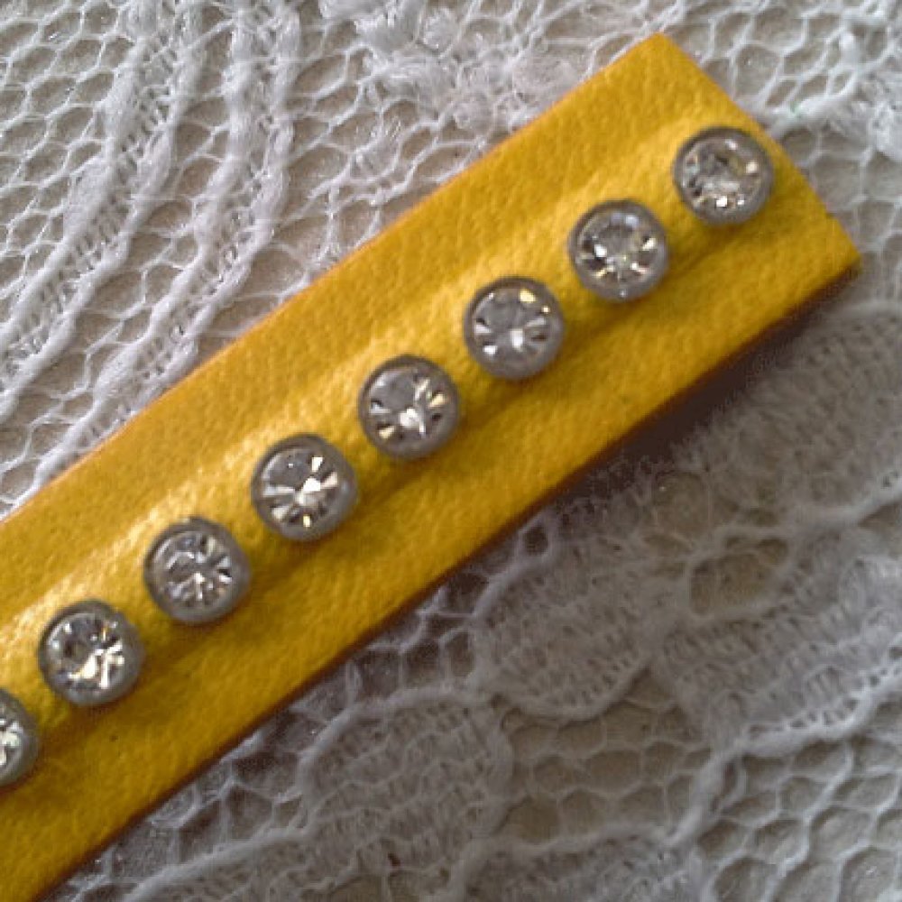 10 mm gul läder Swarovski Strass per 20 cm