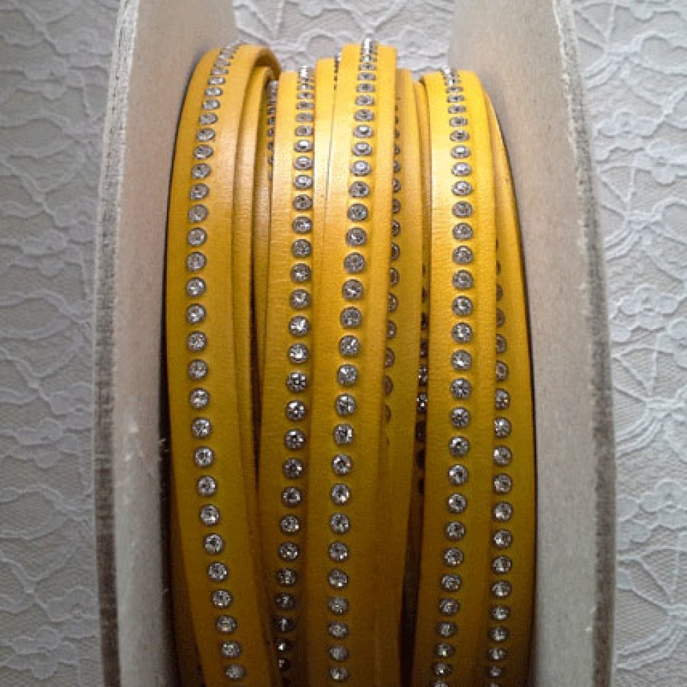 10 mm gul läder Swarovski Strass per 20 cm