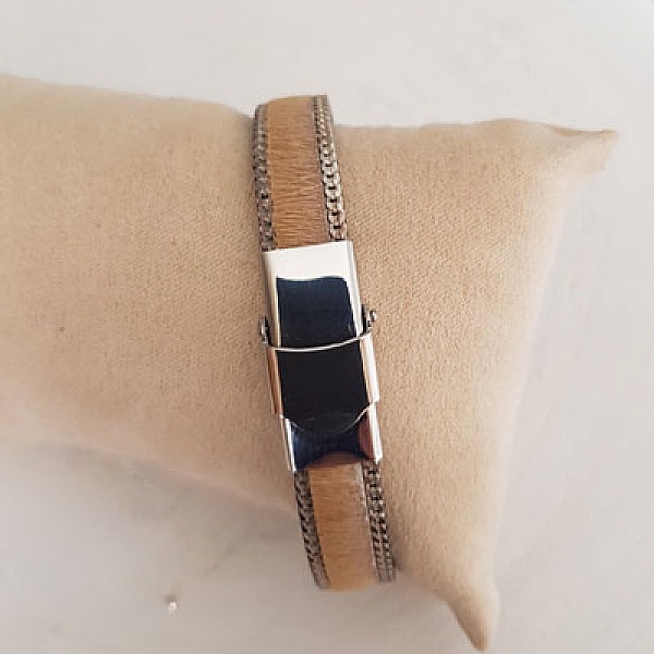 Platt kalvl&auml;der Beige 10 mm med 20 cm skinn och kedja