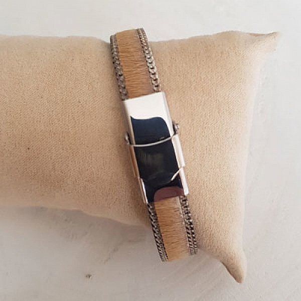 Platt kalvl&auml;der Beige 10 mm med 20 cm skinn och kedja