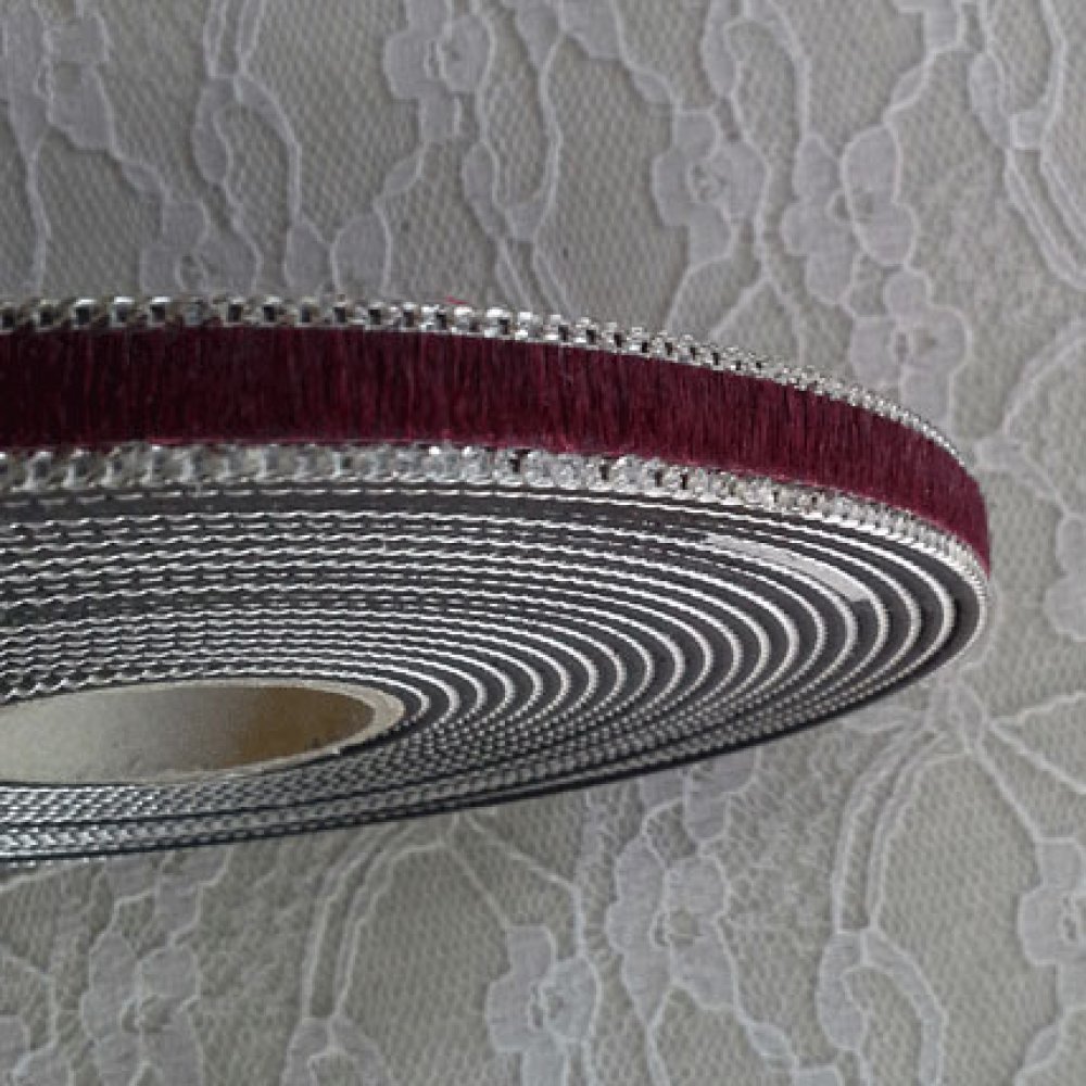 Platt kalvläder Bordeaux 10 mm med 20 cm skinn och kedja