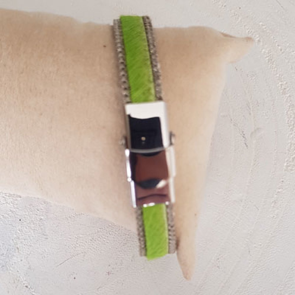 Anis Grön Platt kalv Läder 10 mm med 20 cm hud och kedja