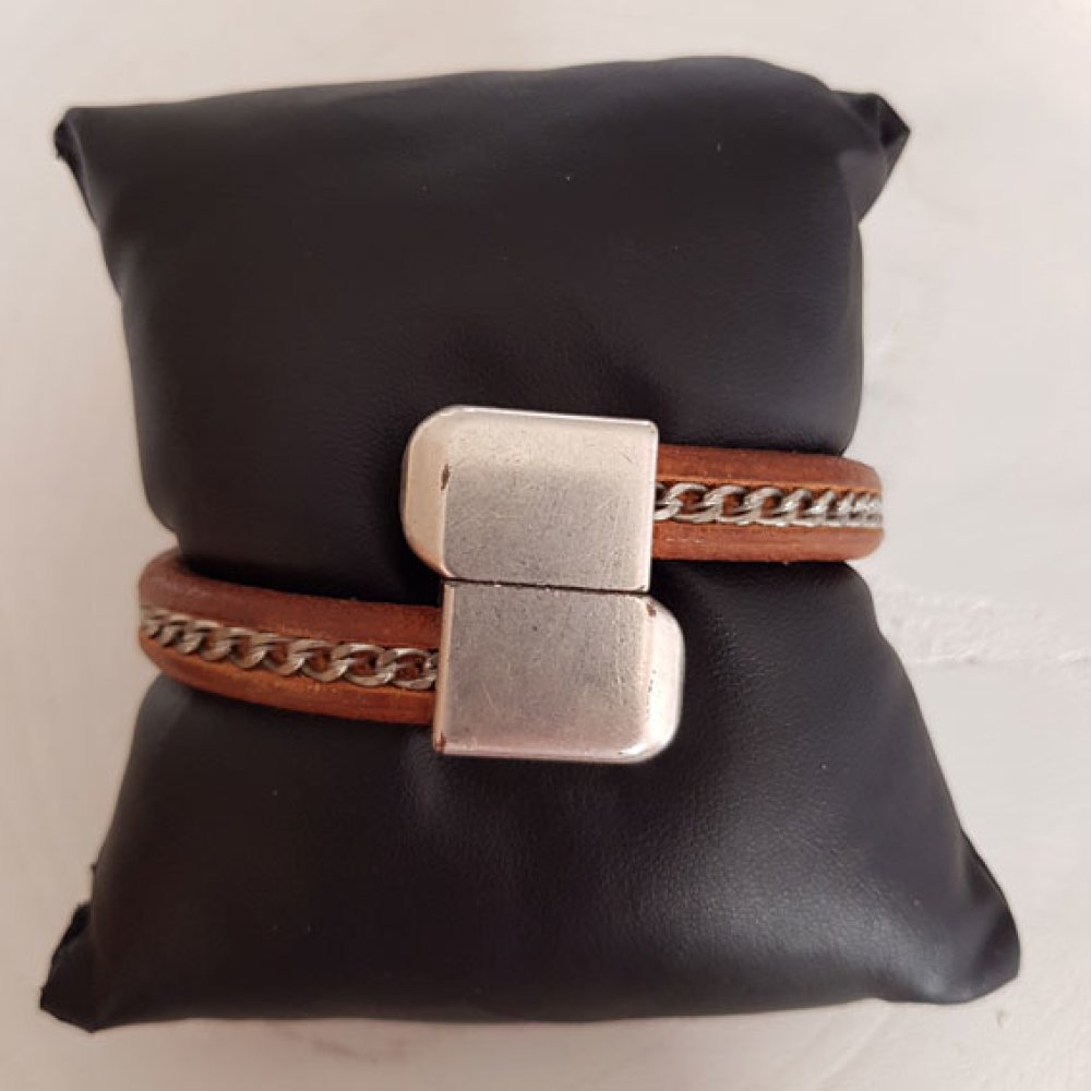 Naturligt Regaliz-läder 10 mm med silverkedja per 20 cm