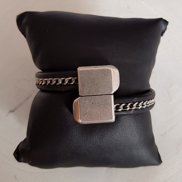 10 mm svart Regaliz l&auml;der med silverkedja per 20 cm