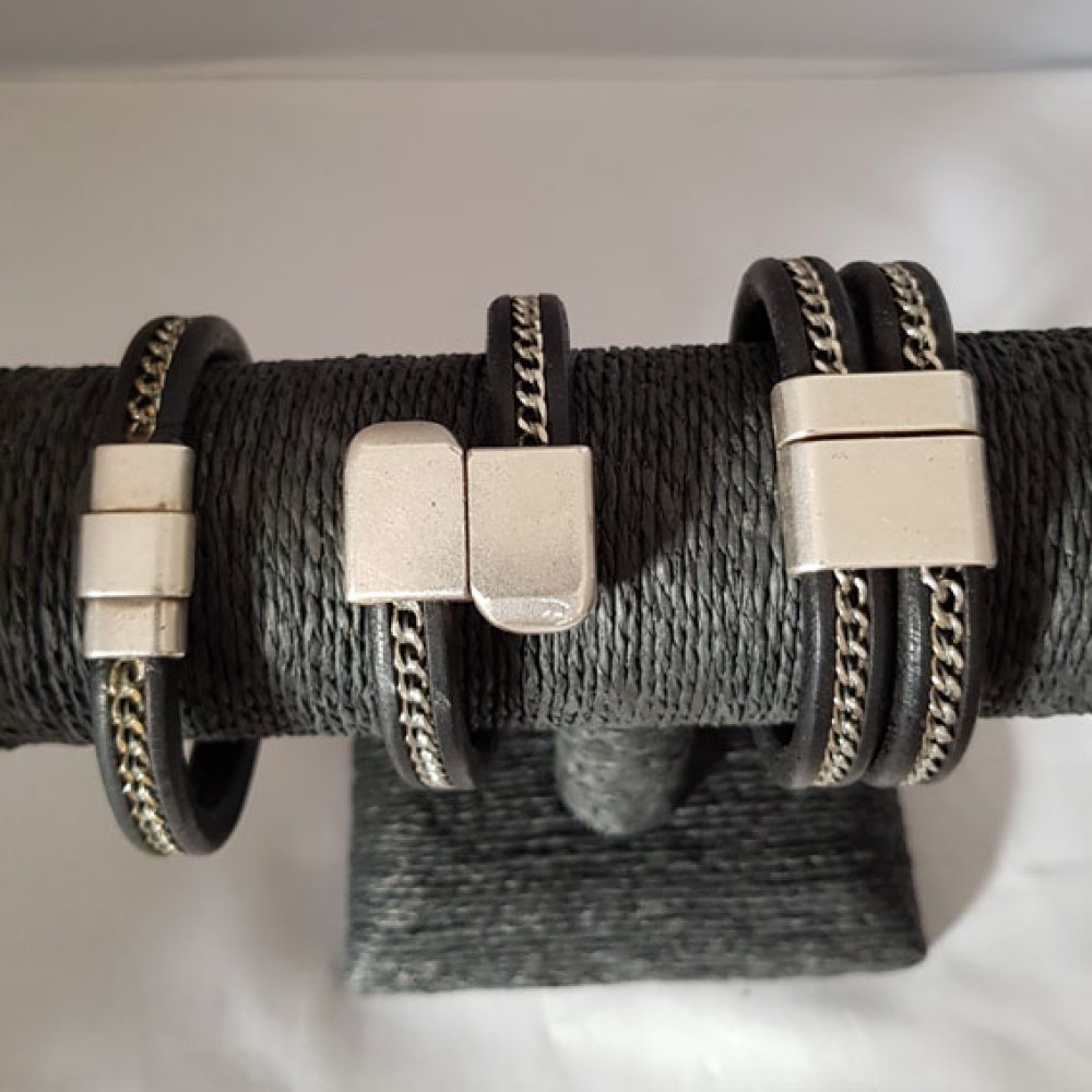 10 mm svart Regaliz läder med guldkedja per 20 cm