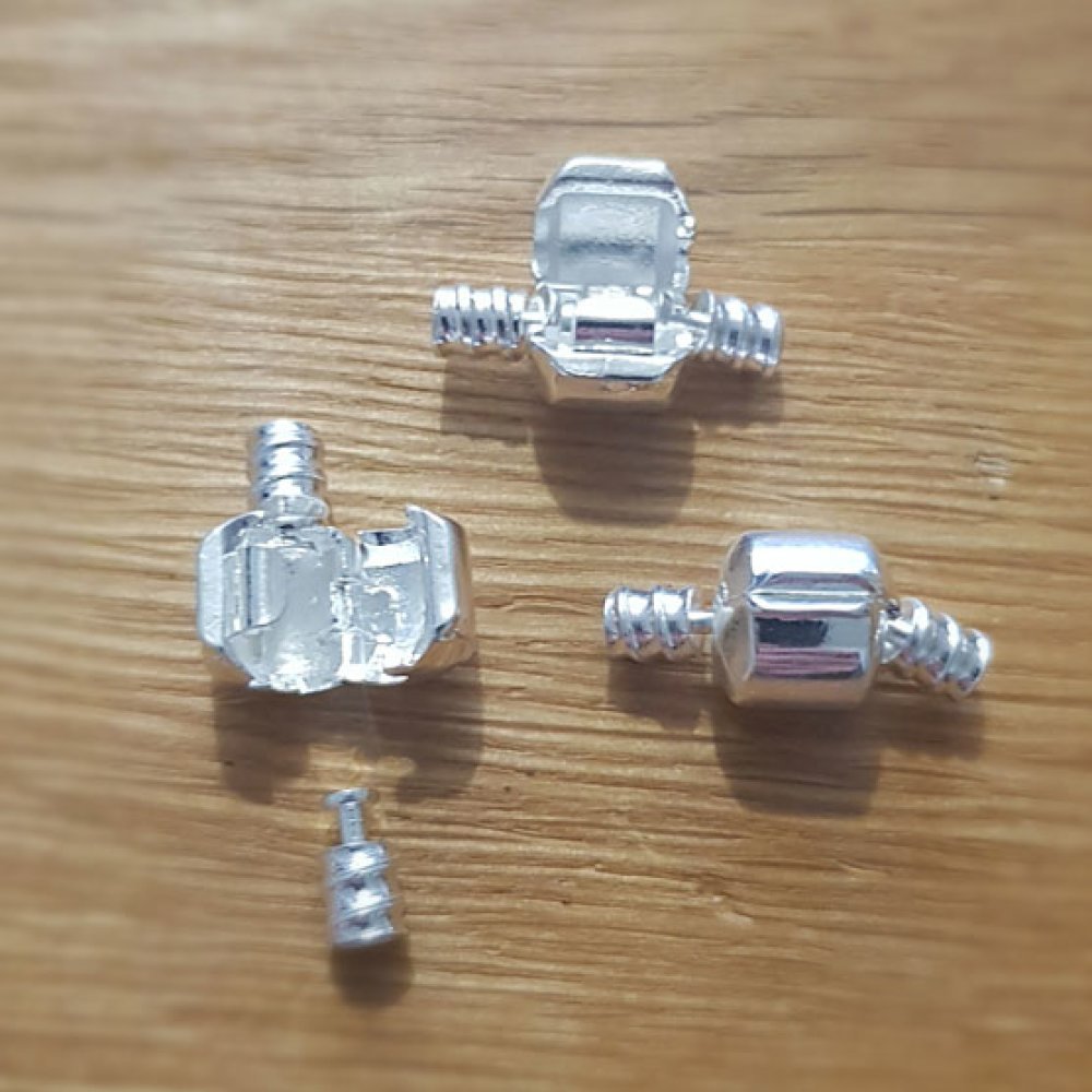 Komplett klämfäste N°03