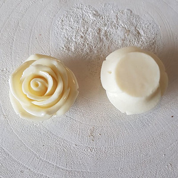 Syntetisk blomma N&deg;03-10 ecru