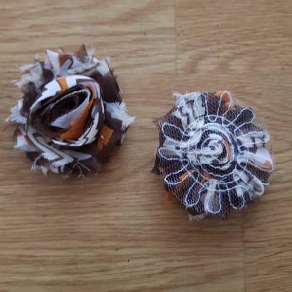 Blomma av fransigt tyg nr 37