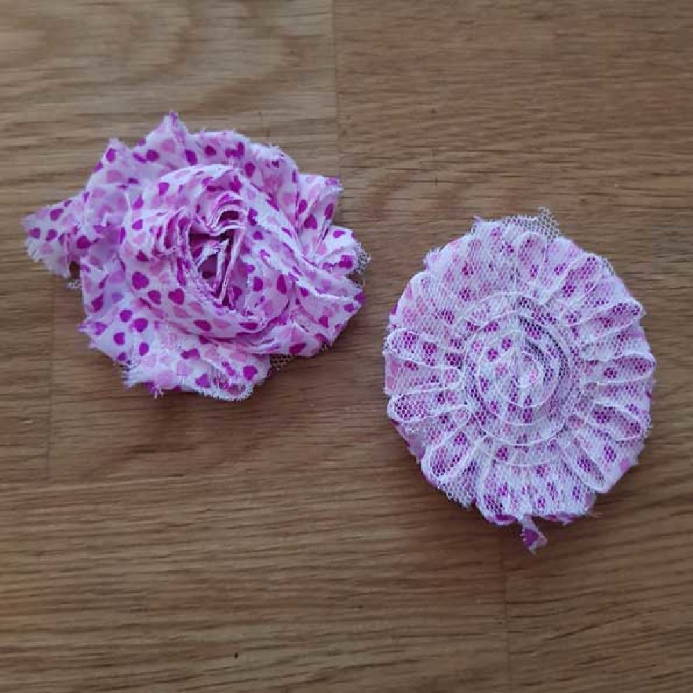 Blomma av fransigt tyg nr 47