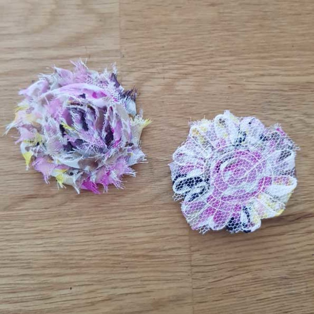Blomma av fransigt tyg nr 53
