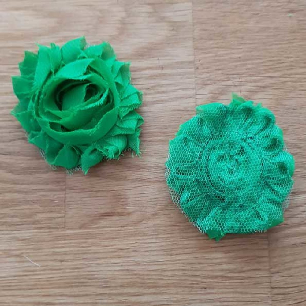 Blomma av fransigt tyg nr 24