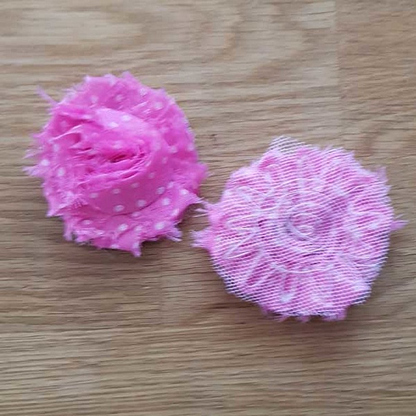 Blomma av fransigt tyg nr 25