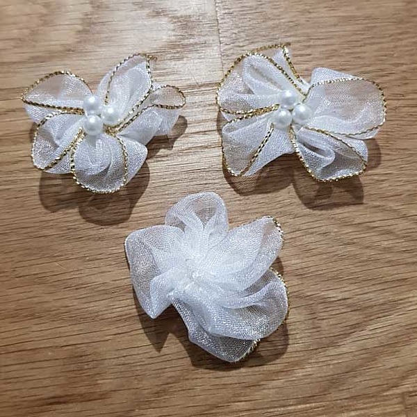 Set med 3 f&auml;rgglada blommor Organza-tyg Vit