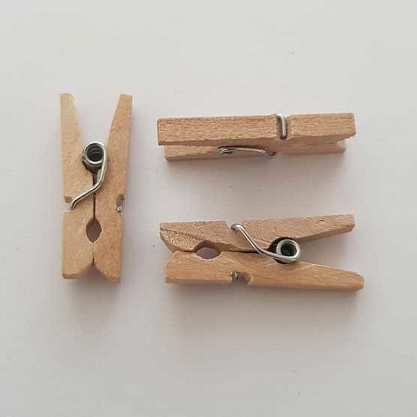 Lot de 25 mini pinces &agrave; linge en bois