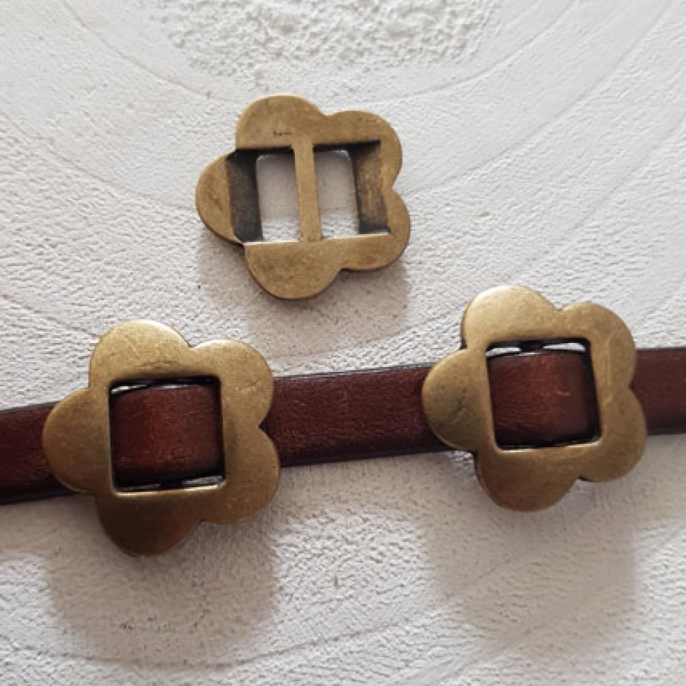 10 mm Zamakgenomföring N°01 Brons