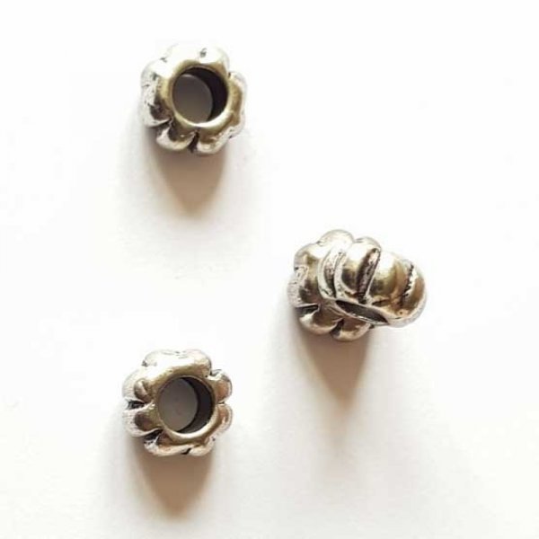 Perle divers en m&eacute;tal argent&eacute; 001