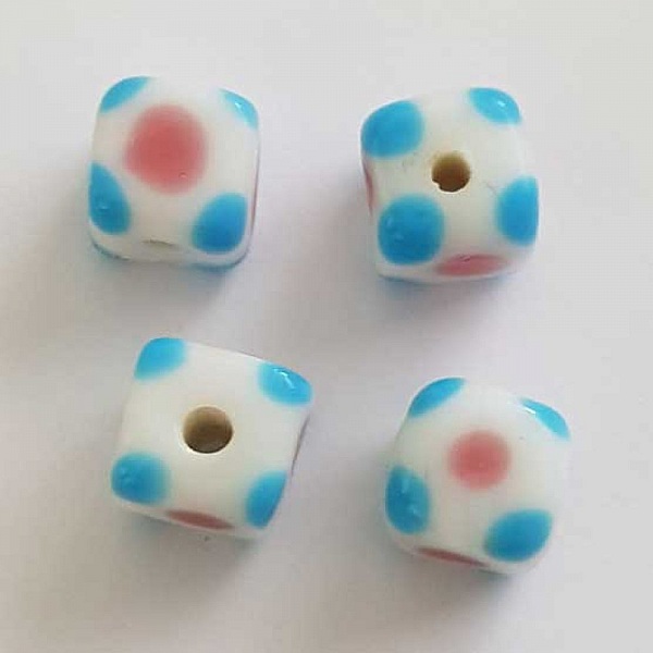 Perle fantaisie carr&eacute; c&eacute;ramique blanc 11 mm N&deg;01