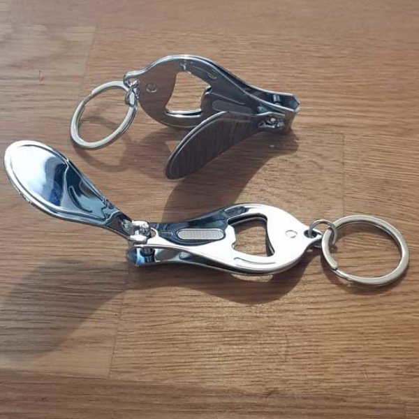 Porte cl&eacute; d&eacute;capsuleur - coupe ongle N&deg;01