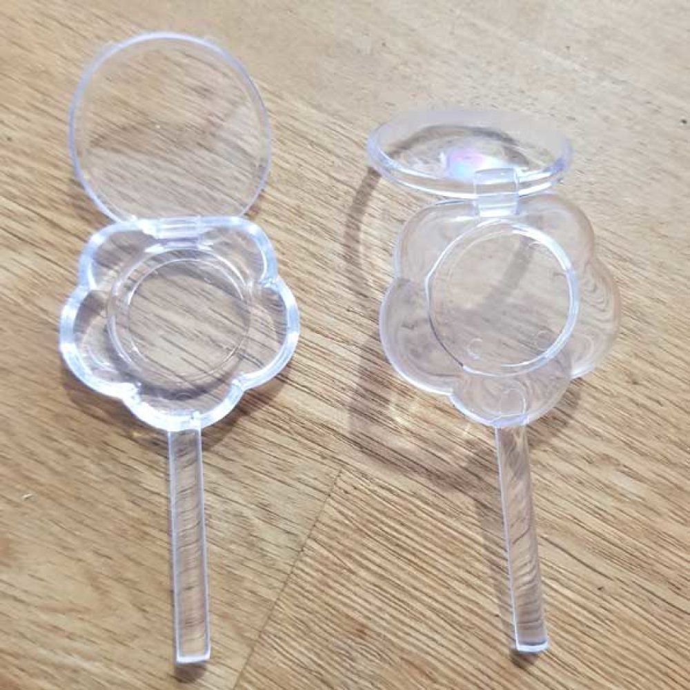 Plastdocka med fyllning