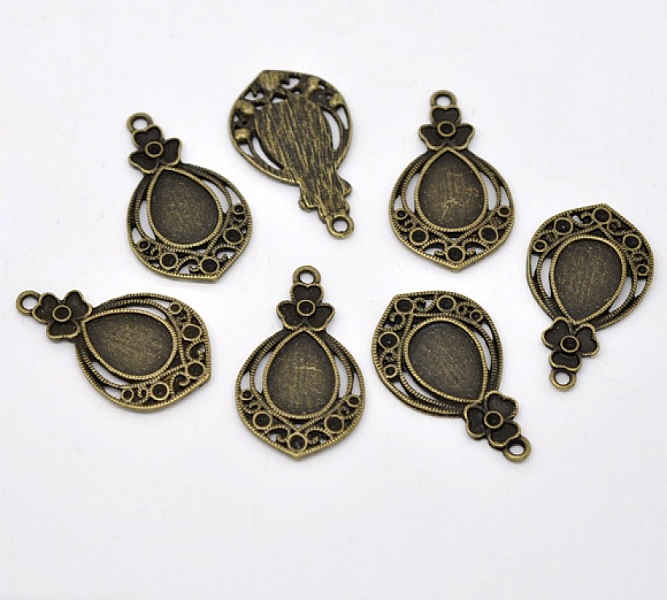 Cabochon Drop No. 02 Brons