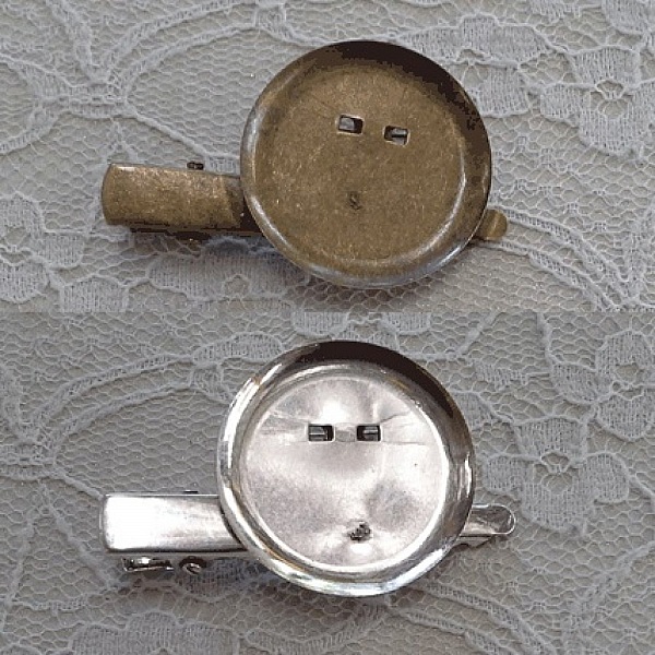 H&aring;llare f&ouml;r stiftbricka - Silverf&auml;rg 45 mm x 8 mm.