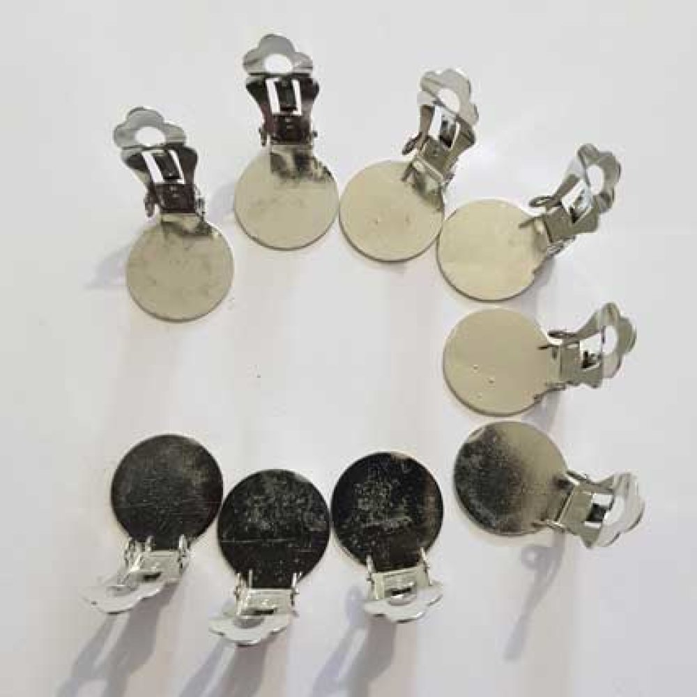 Örhängena står Clips Tray N°01 2nd Choice x 5 par