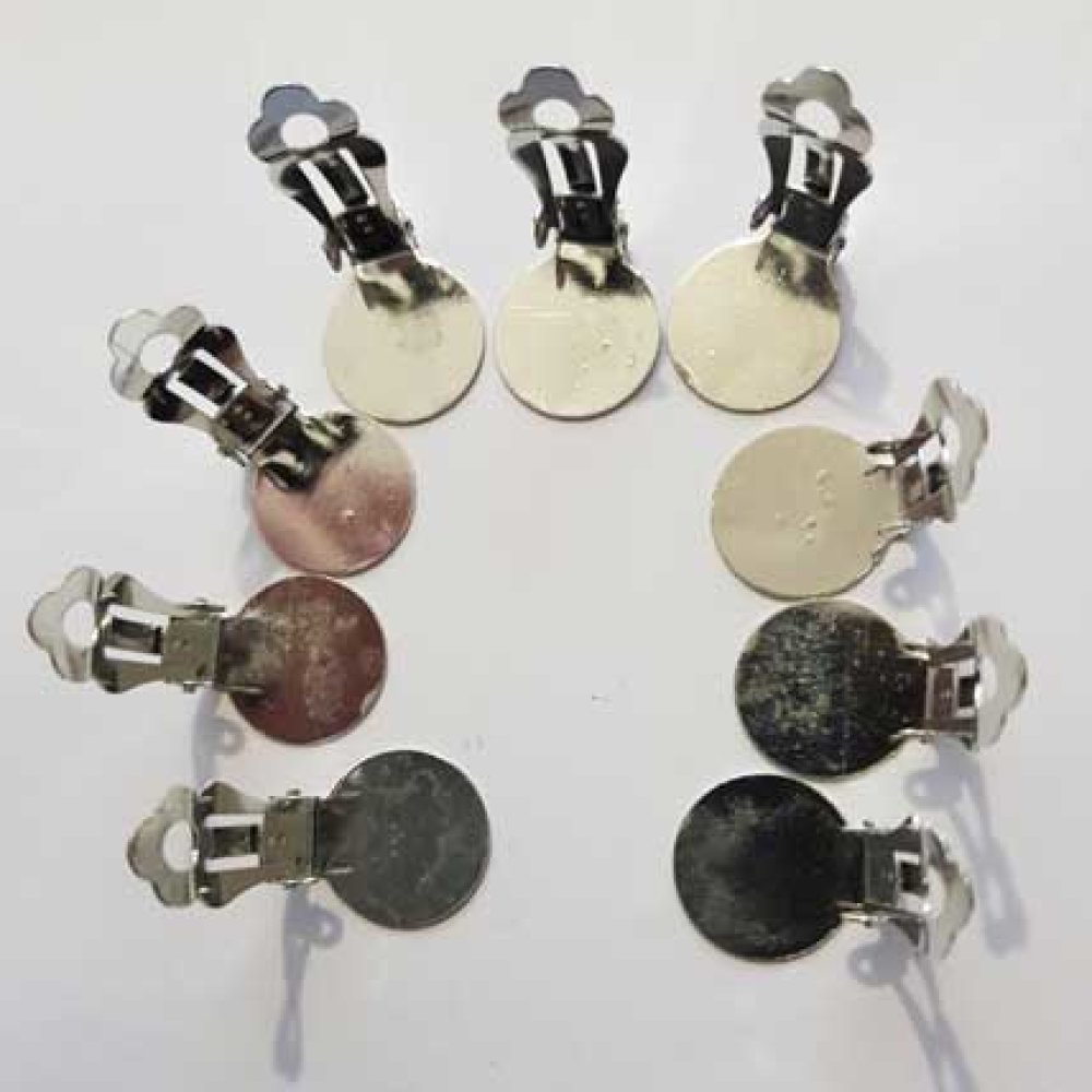 Örhängena står Clips Tray N°01 2nd Choice x 5 par