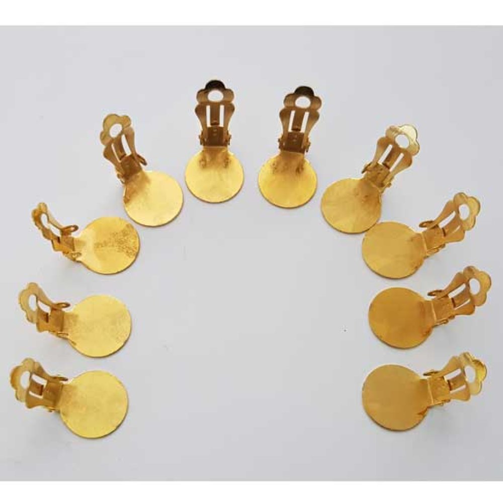 Örhängena står Clips Tray N°01 2nd Choice x 5 par guld