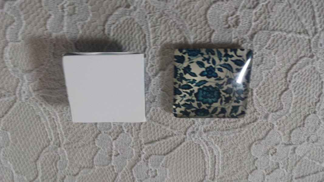 fyrkantig glascabochon 25mm 023 