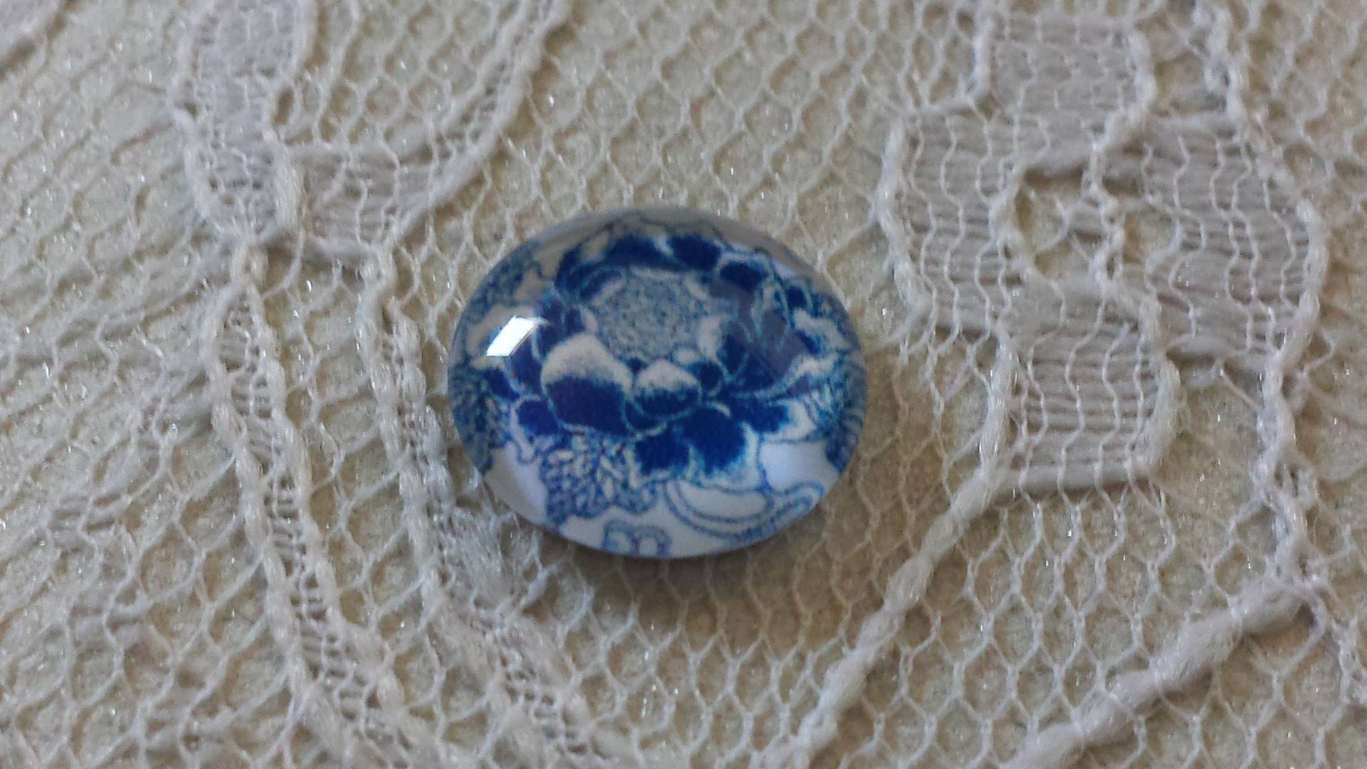 glas cabochon rund 12mm blå blomma 034 