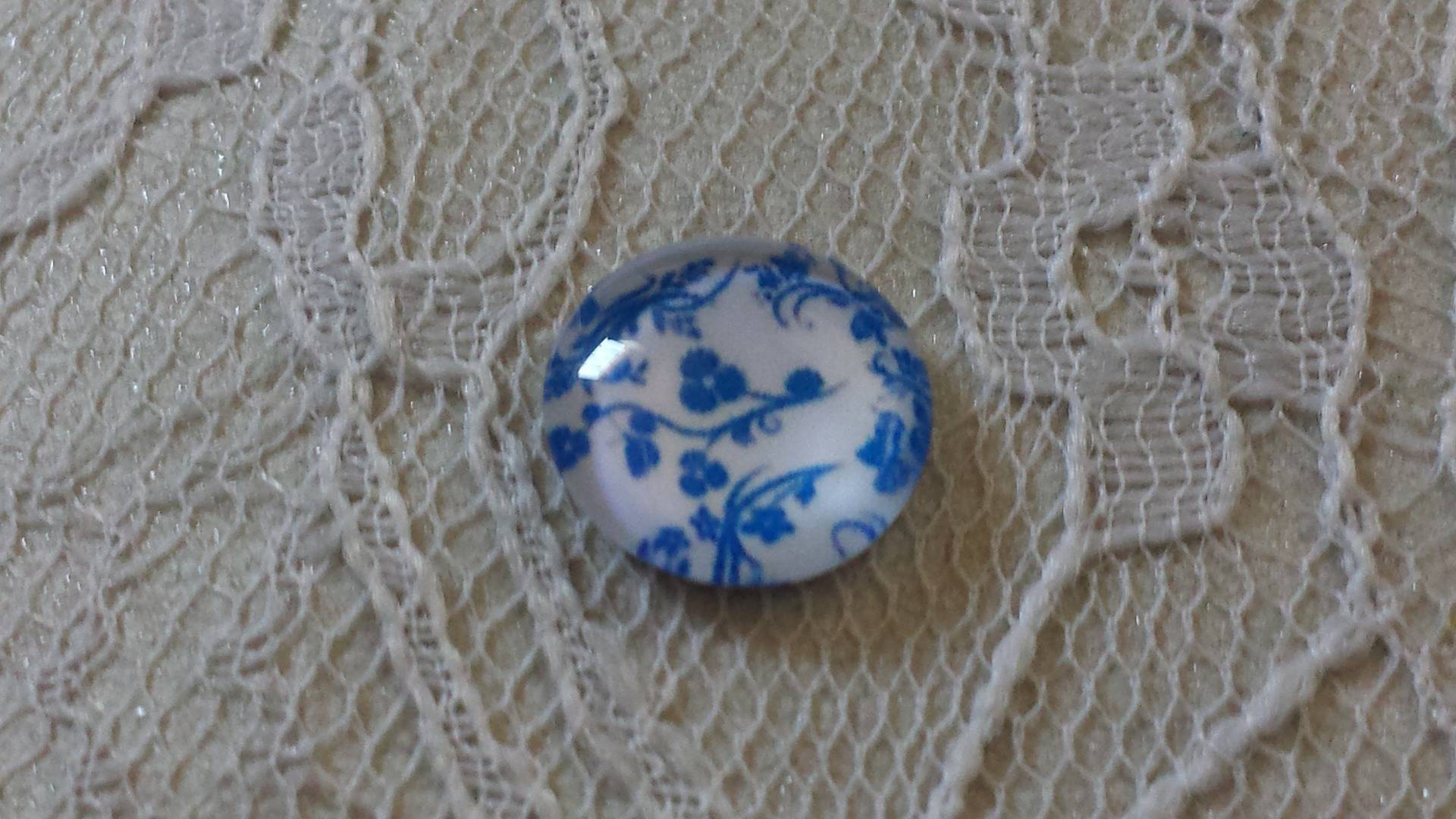 glas cabochon rund 12mm blå blomma 011 