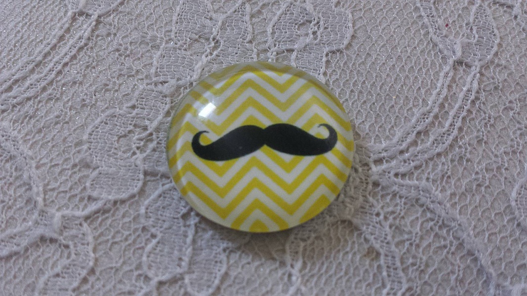 glas cabochon rund 25mm mustasch 033 