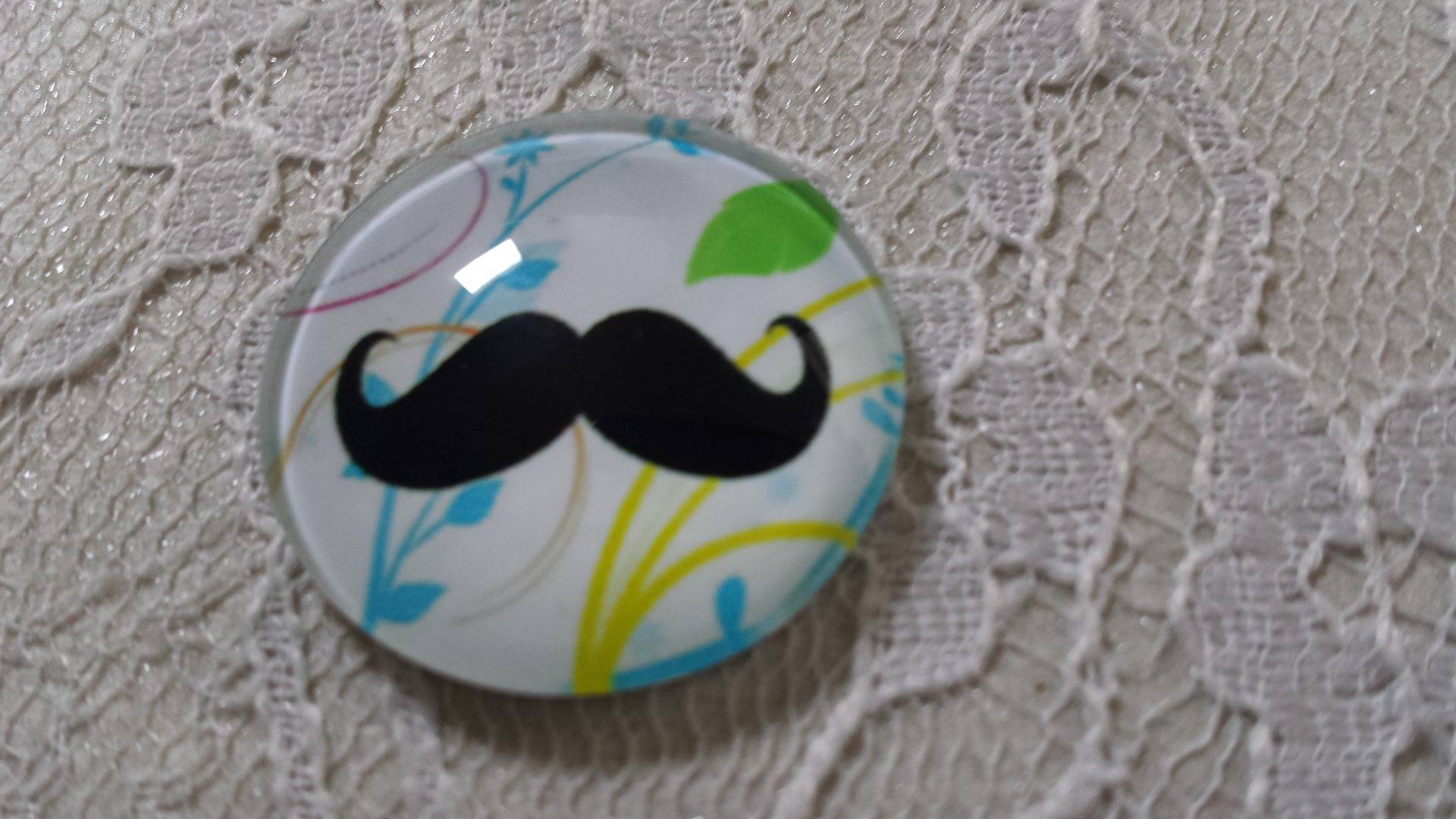 glas cabochon rund 25mm mustasch 031 