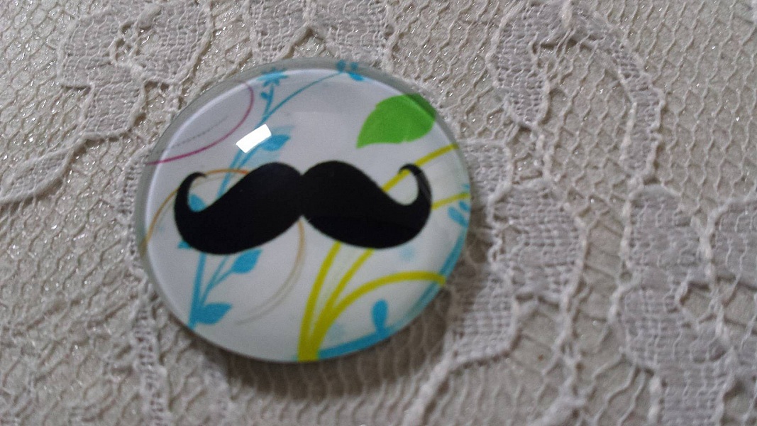 glas cabochon rund 25mm mustasch 031 