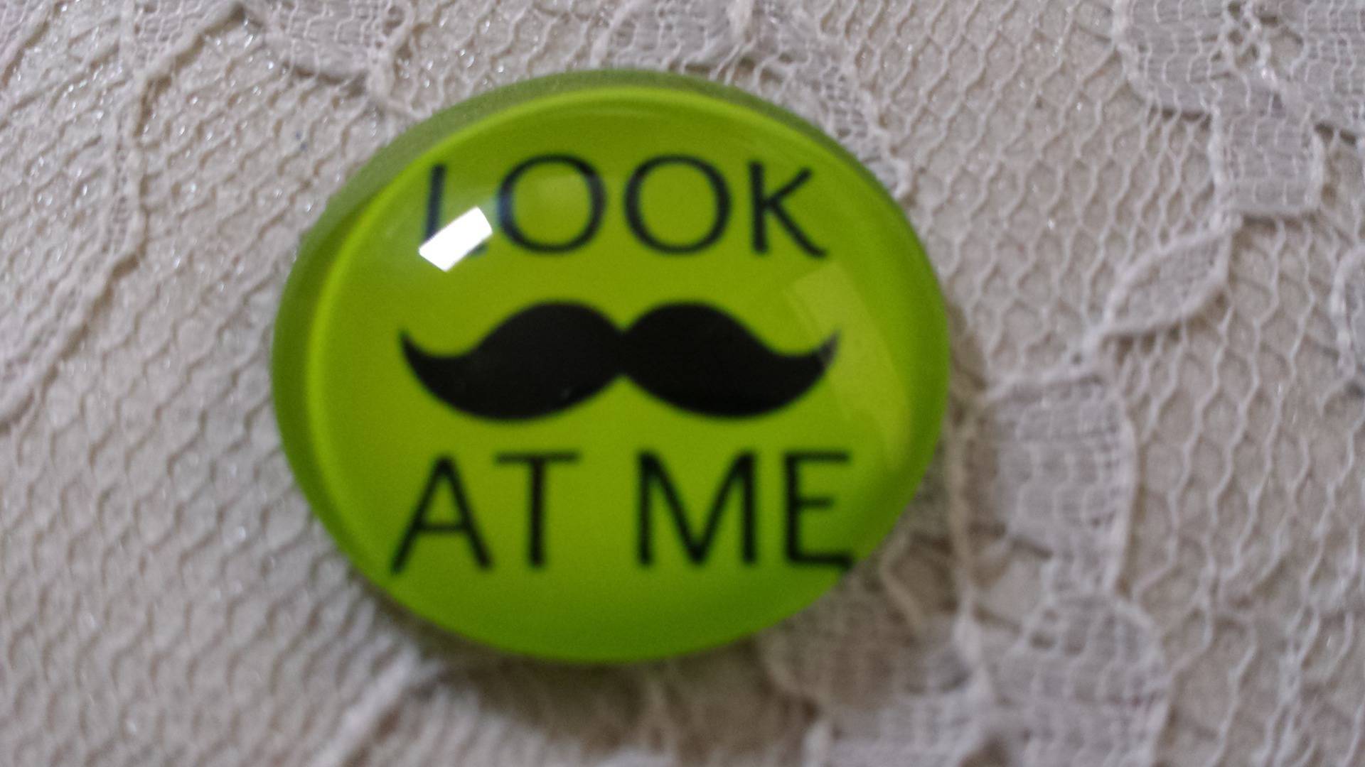 glas cabochon rund 25mm mustasch 026 