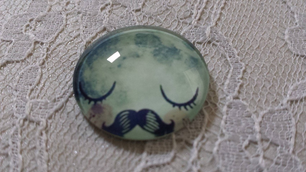 glas cabochon rund 25mm mustasch 025 