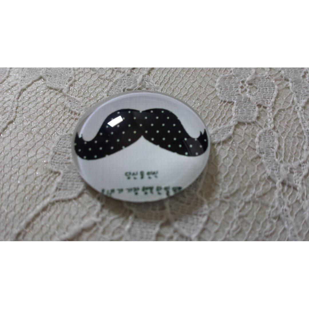 glas cabochon rund 25mm mustasch 018 