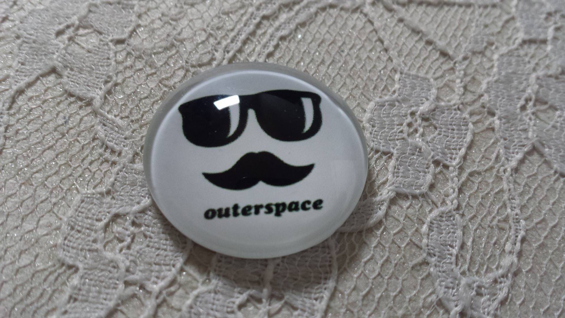 glas cabochon rund 25mm mustasch 013 