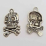 Skull och korsben charm N°02