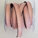 Platt kalvläder 10 mm x 20 cm Sydd med 2 trådar.