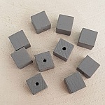 10 träpärlor Cube / Square 10 mm Medium Grey