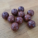 10 runda pärlor 18/18 mm N°01