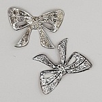 Knot charm N°06 hängande, filigran knutförbindelse i fin silvermetall 39 x 26 mm