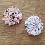 Blomma av fransigt tyg nr 05