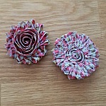 Blomma av fransigt tyg nr 07
