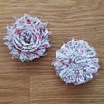 Blomma av fransigt tyg nr 33