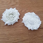 Blomma av fransigt tyg nr 66