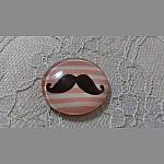glas cabochon rund 25mm mustasch 002 