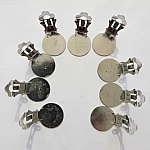 Örhängena står Clips Tray N°01 2nd Choice x 20 par