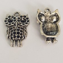 Uggla charm N°03